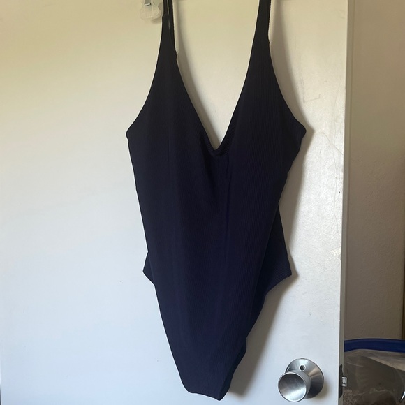 NWT Nordstrom navy maillot One Piece silky ribbed Swimsuit excellent soft feel - Picture 4 of 14